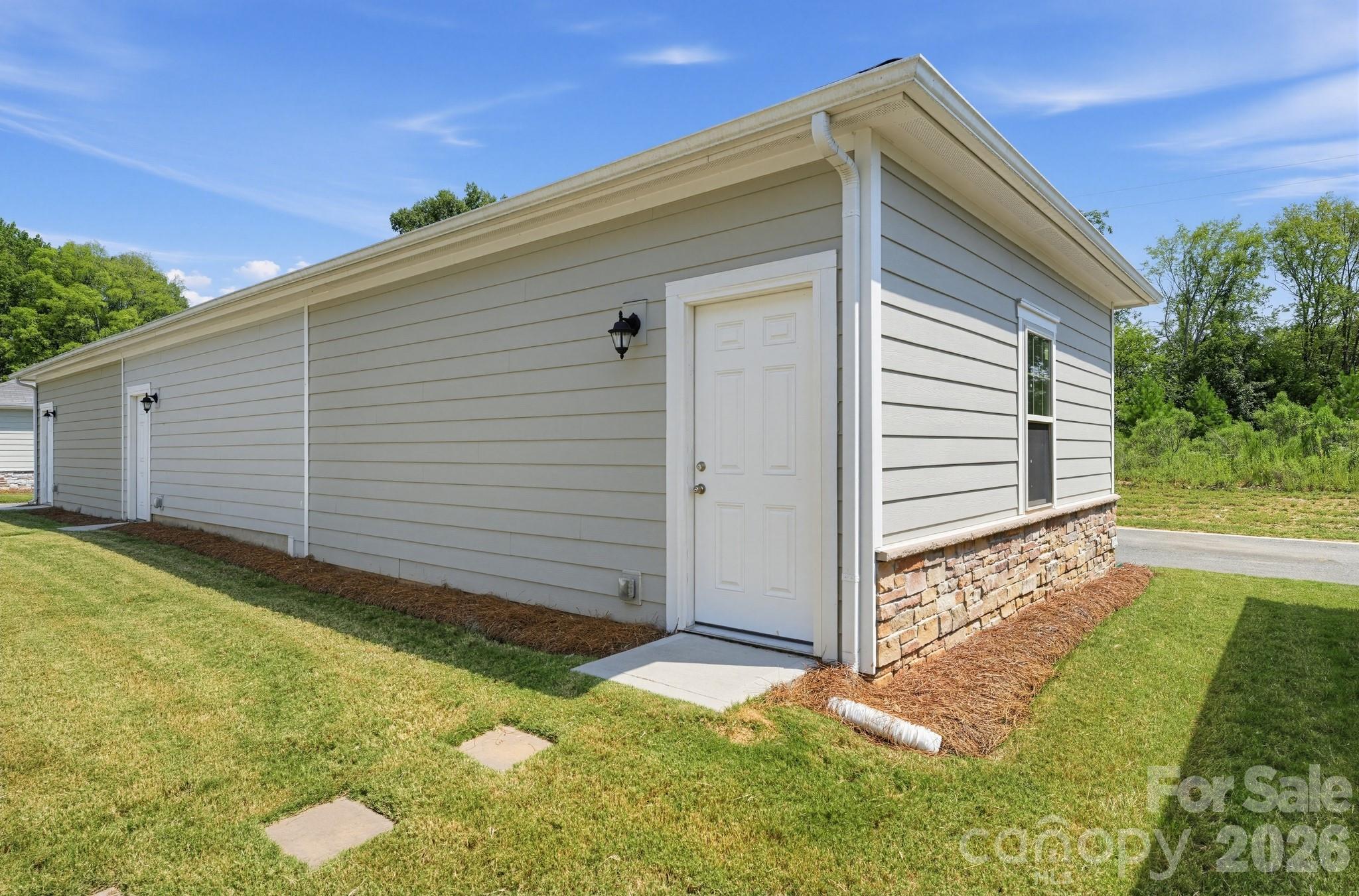 918 Sagecroft Lane