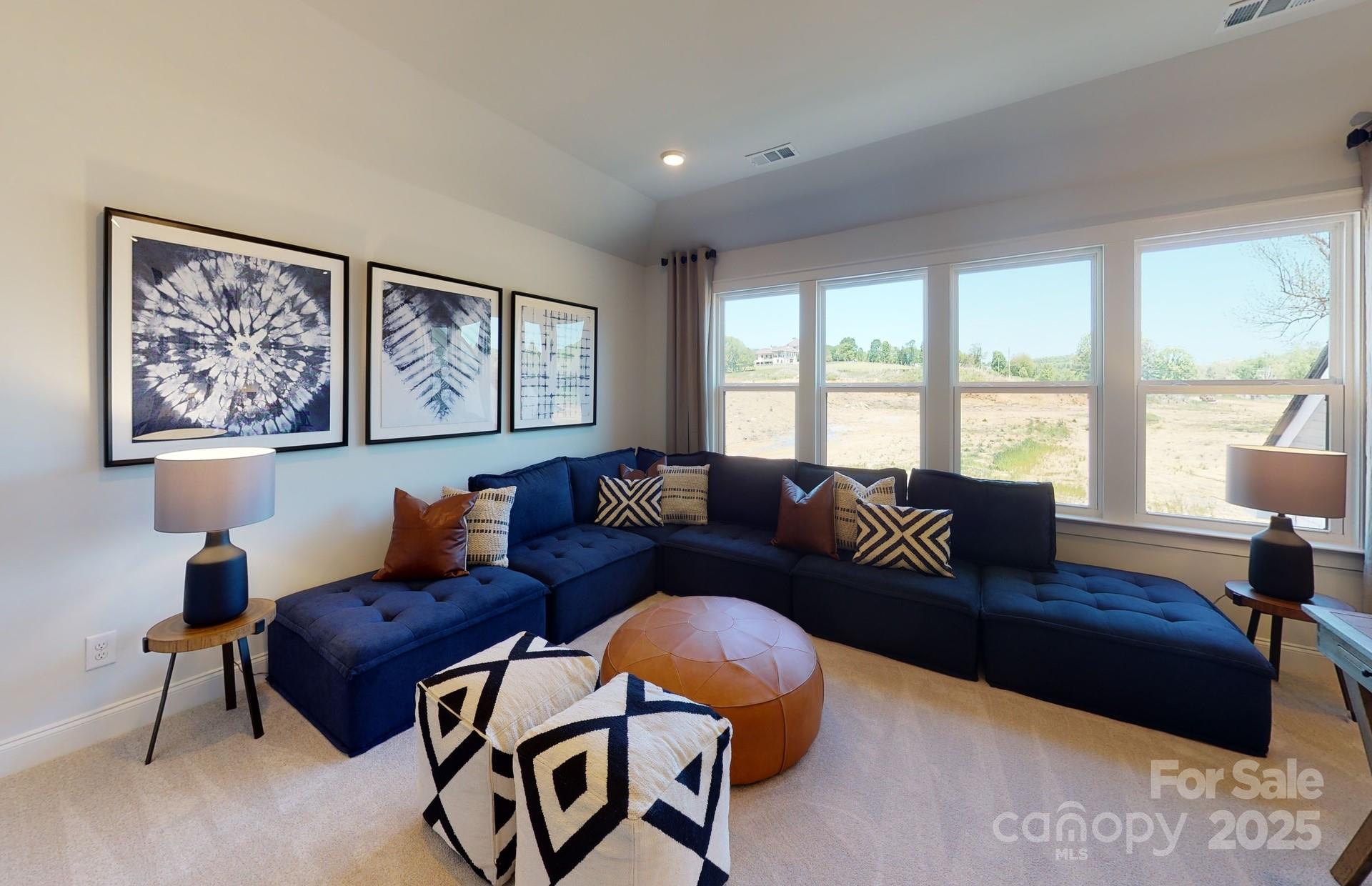 2133 Riverbend Avenue 73
