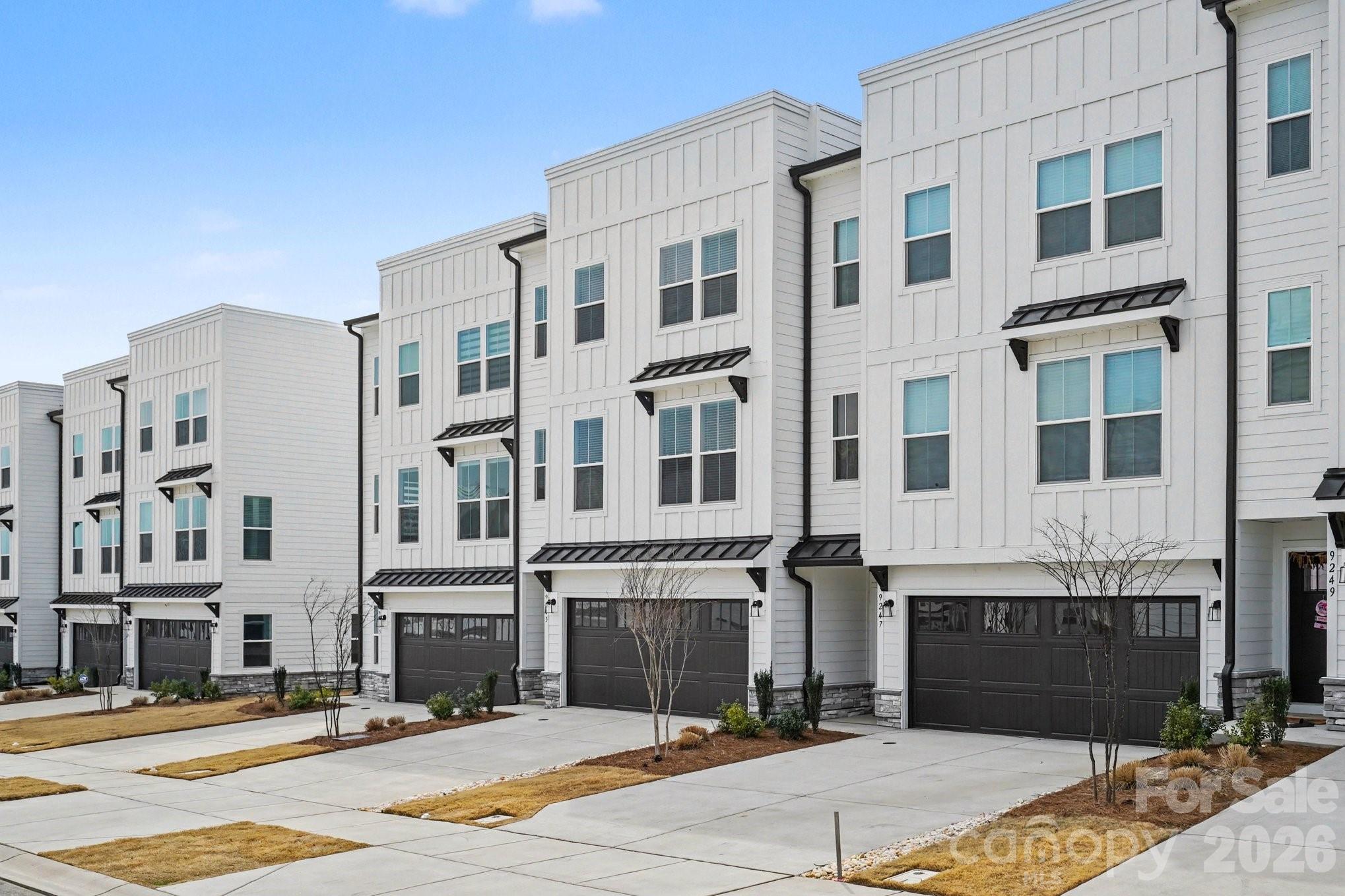 9245 DELANCEY Lane NW