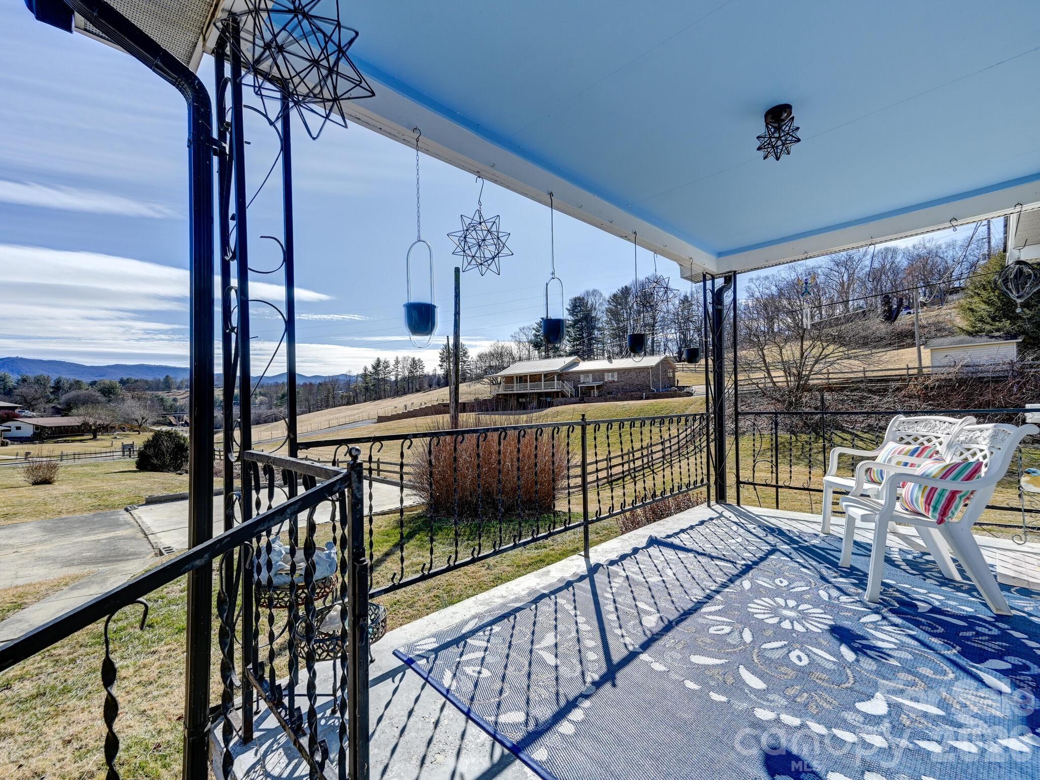 2313 Hyder Mountain Road