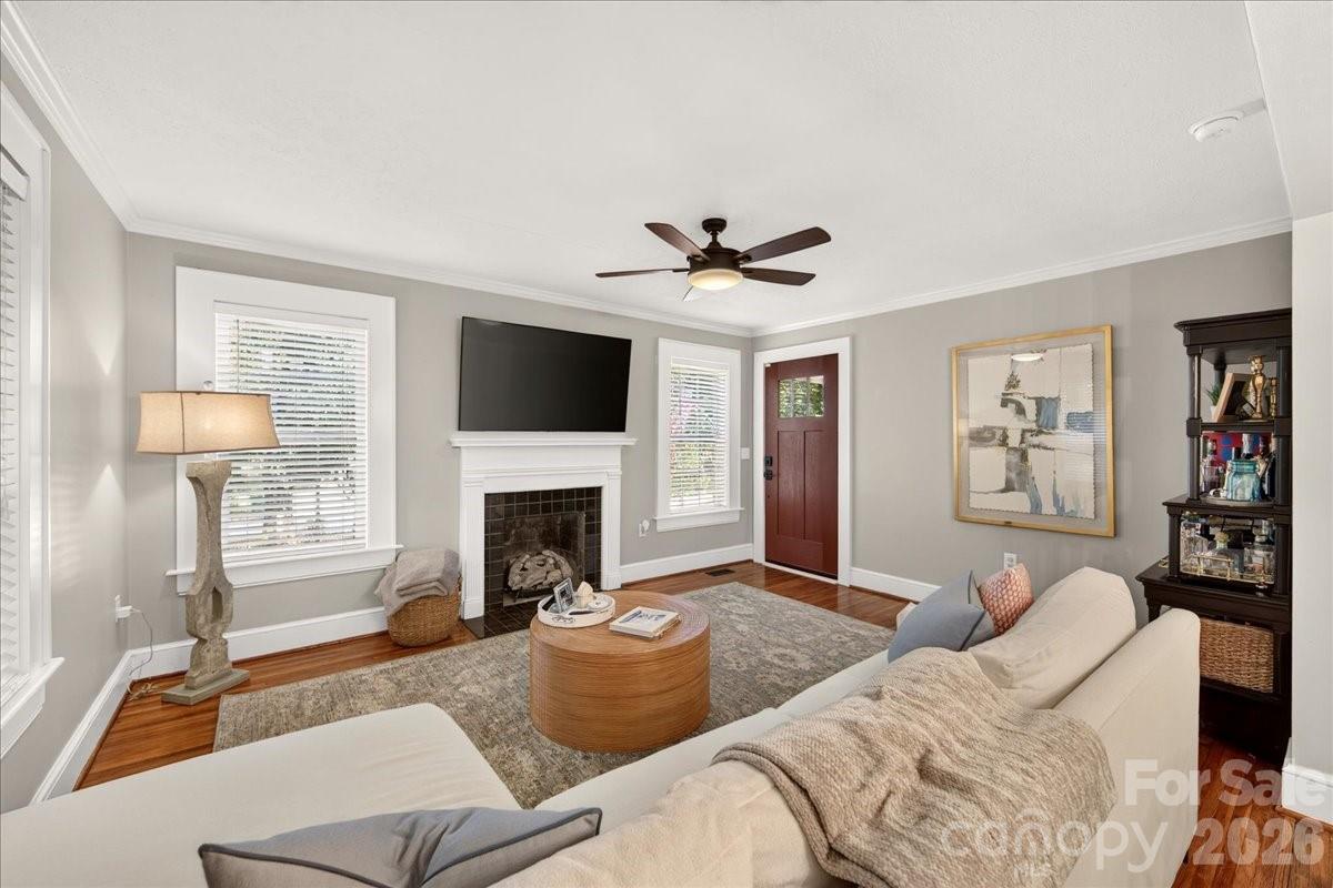 1717 Nassau Boulevard