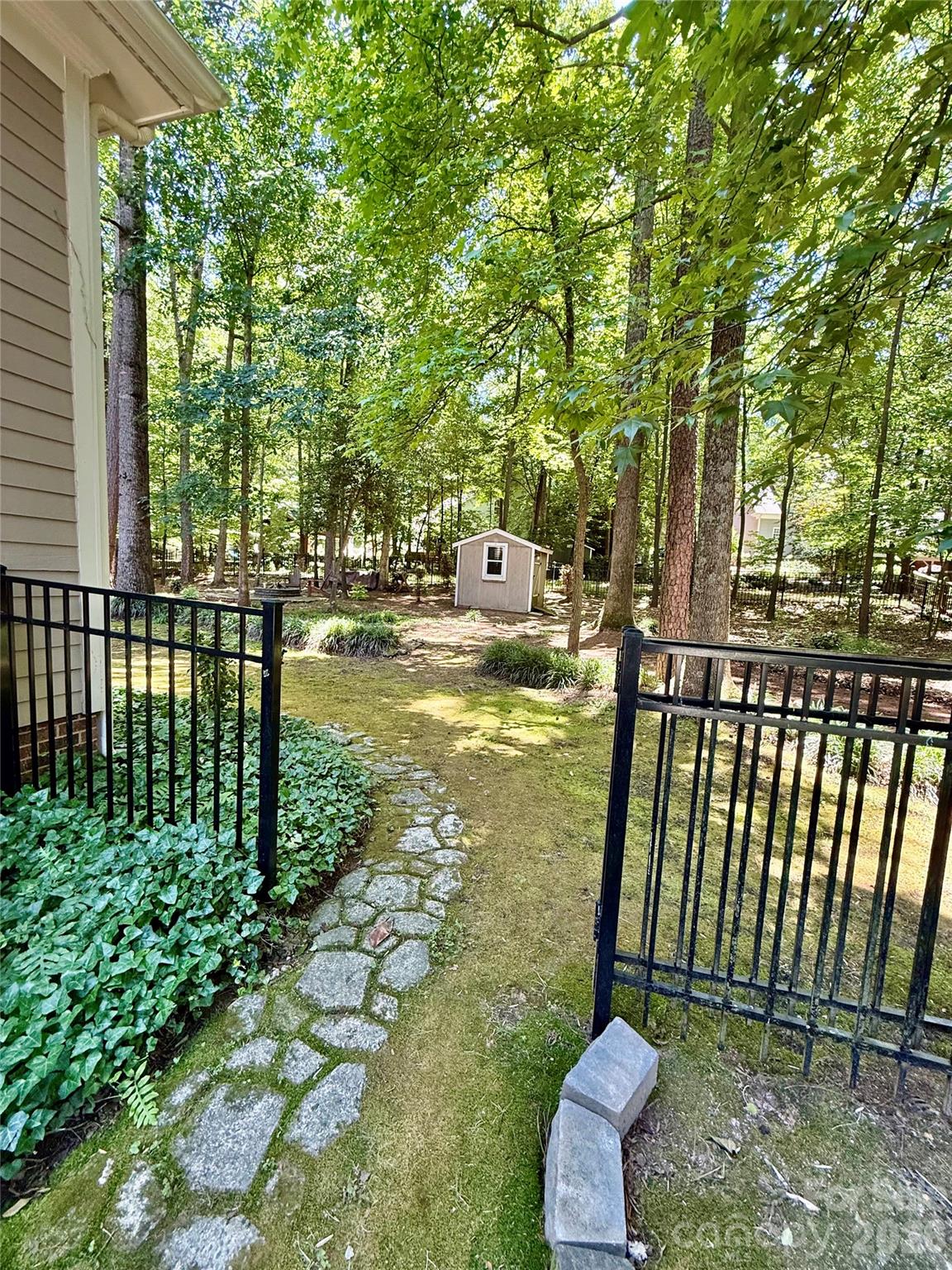 1512 Calvin Hal Road