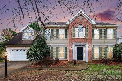 8725 Holly Creek Court Charlotte NC 28216