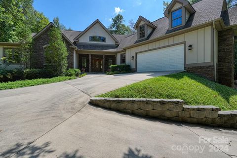 A home in Tryon