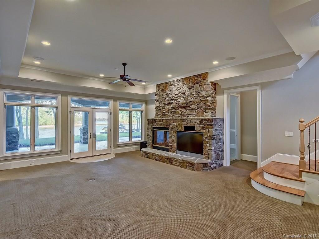 The Peninsula - Residential