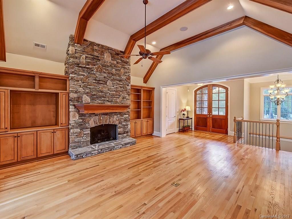 The Peninsula - Residential