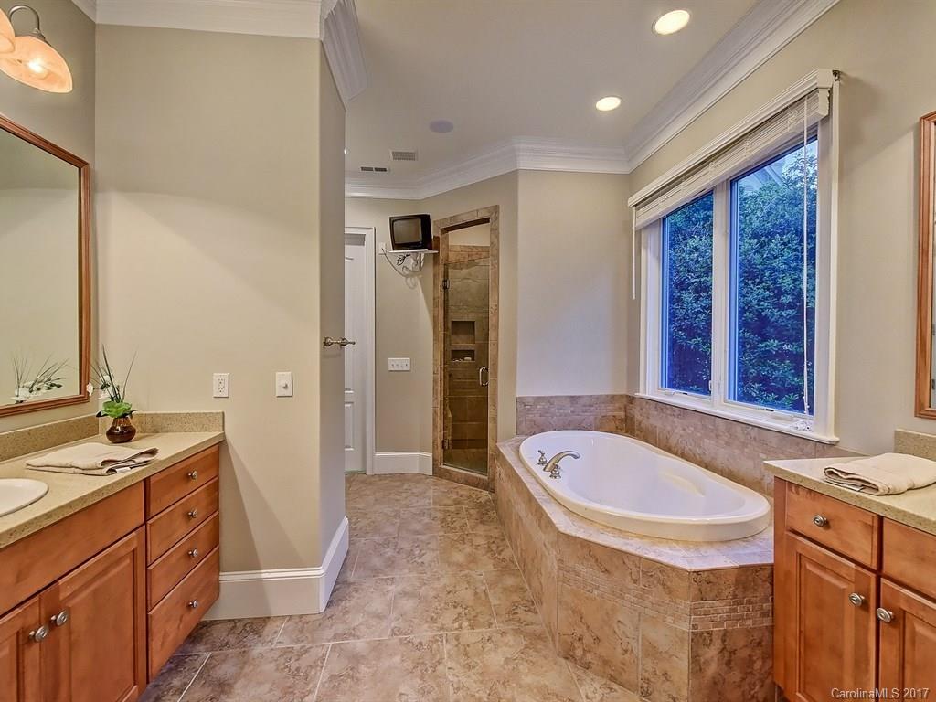 The Peninsula - Residential