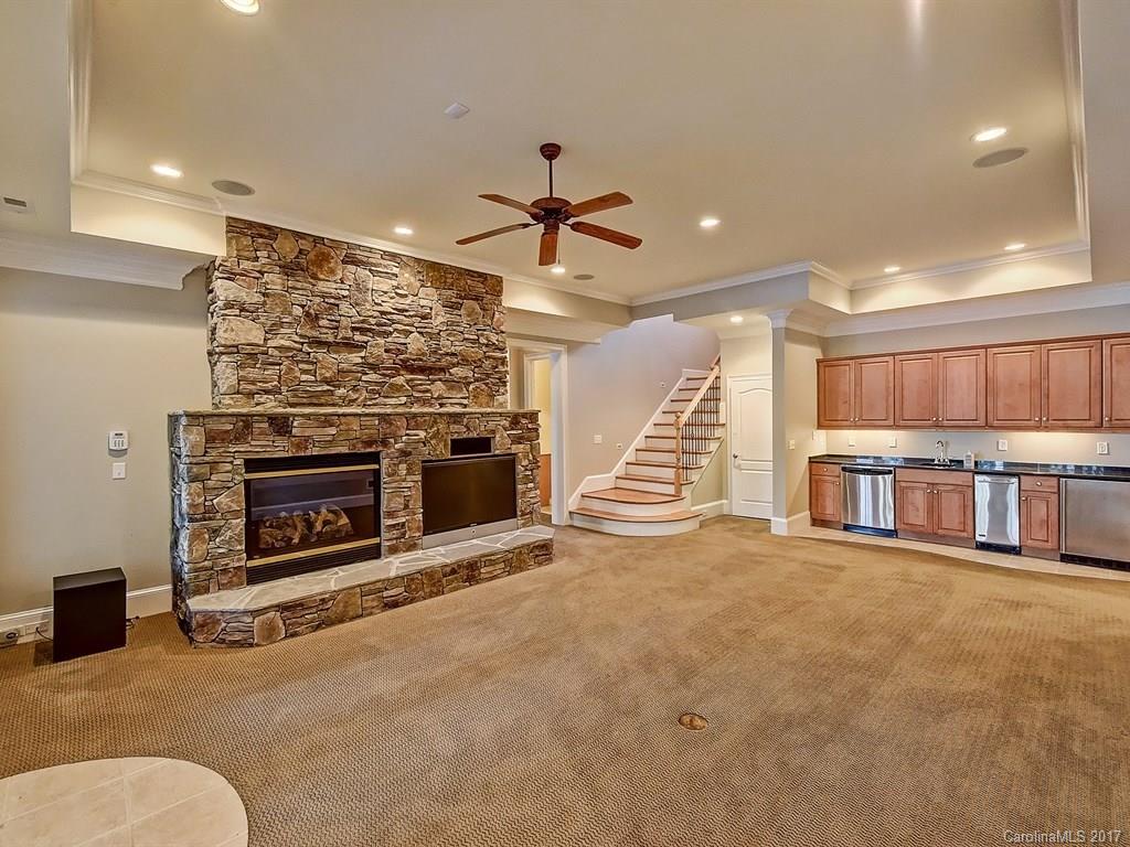 The Peninsula - Residential