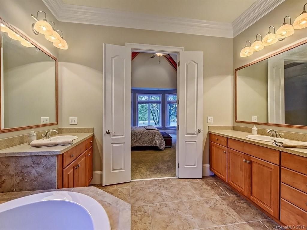 The Peninsula - Residential