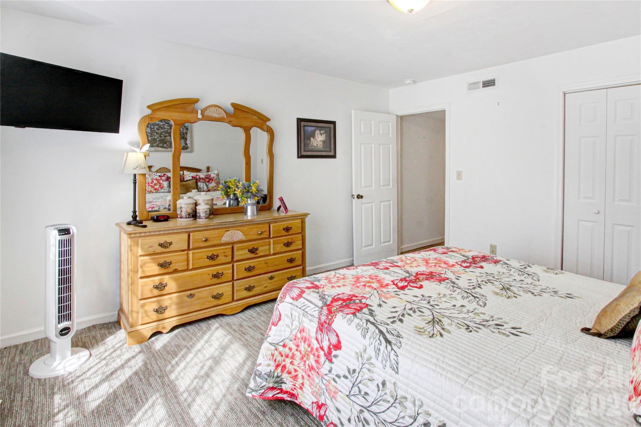 Toxaway Views Condominiuns - Residential