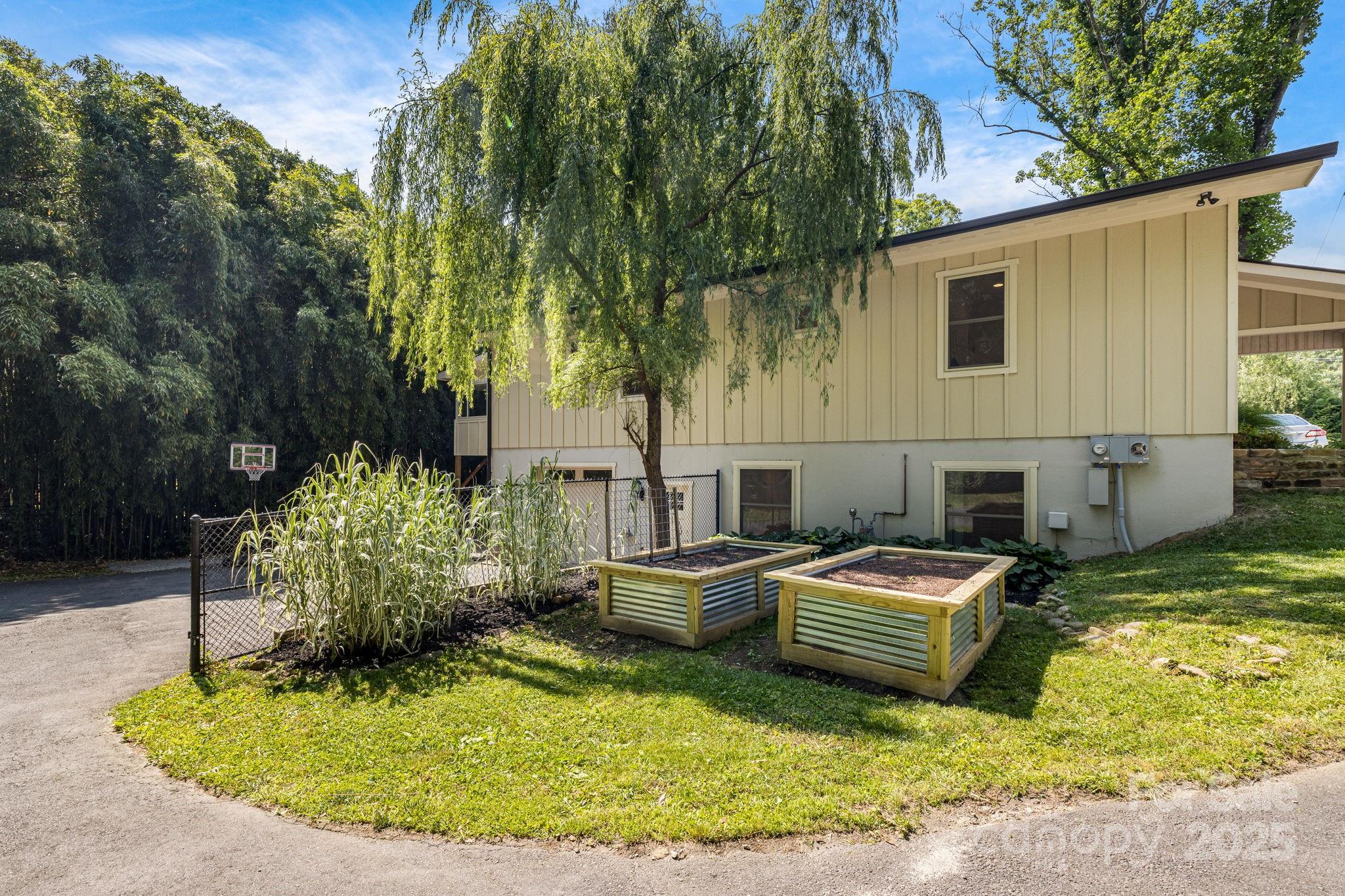506 Hiawassee Avenue