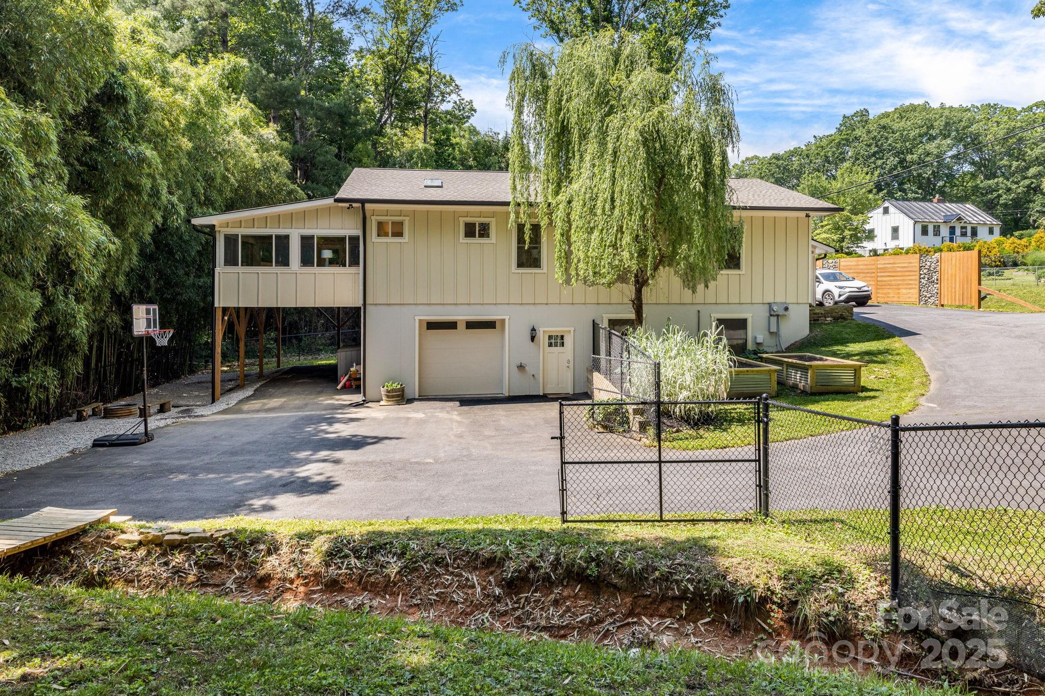 506 Hiawassee Avenue