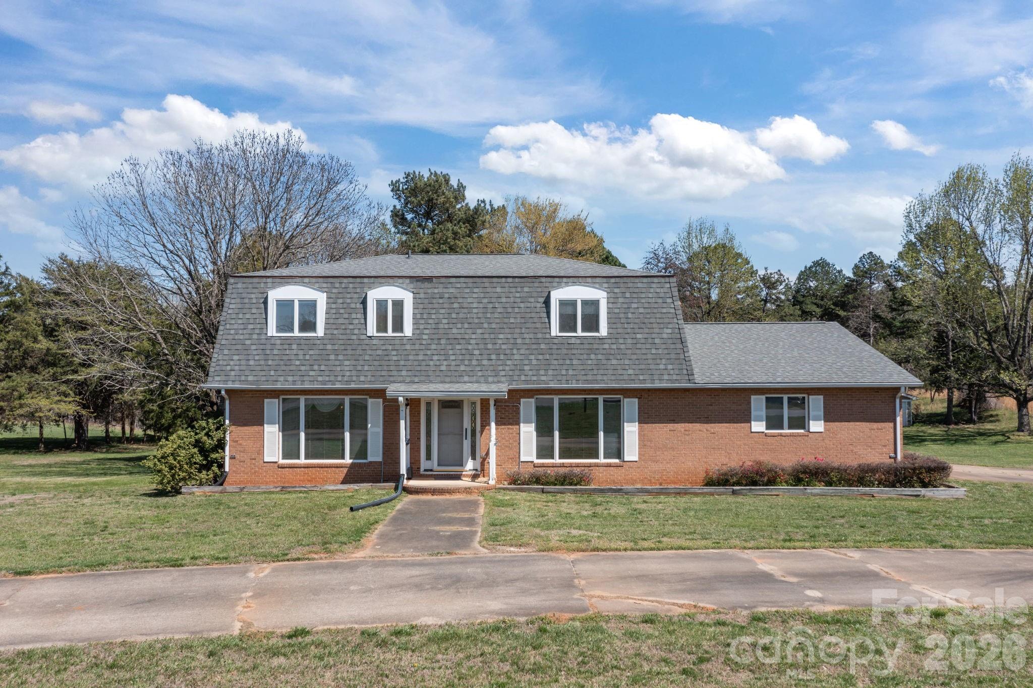 1463 Charlotte Highway