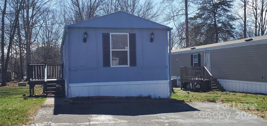 Mobile Home Located in Lake Wylie Mobile Home Community
3 Bedrooms, 2 Baths completely renovated. Stainless Steel appliances, Luxury vinyl planks throughout unit. New Windows, New Toilets, Vanities and Tub and Shower

Income Requirement 2.5 Times the Monthly Rental amount based off Net Pay. We check credit not credit score driven. We verify rental history and income.

No smoking and No pets allowed in unit
Housing Voucher are Welcome if Rental amount is Covered

Please ride by the home to preview home and Community before requesting a showing appointment.

Lease Purchase Option Available