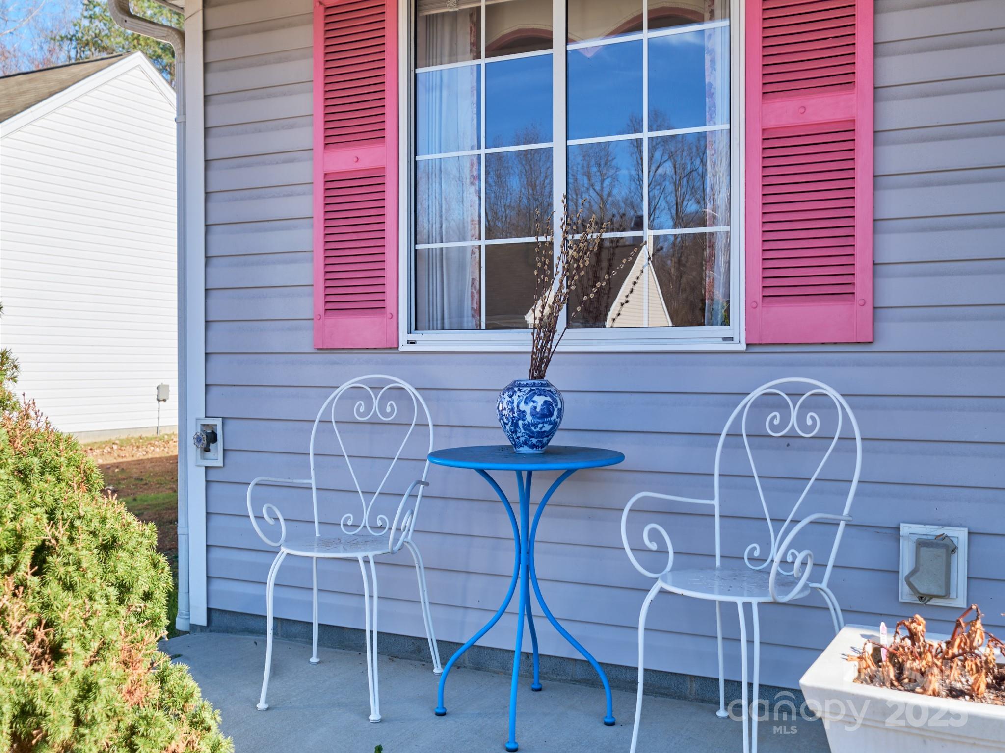 2625 Stratford Lake Road