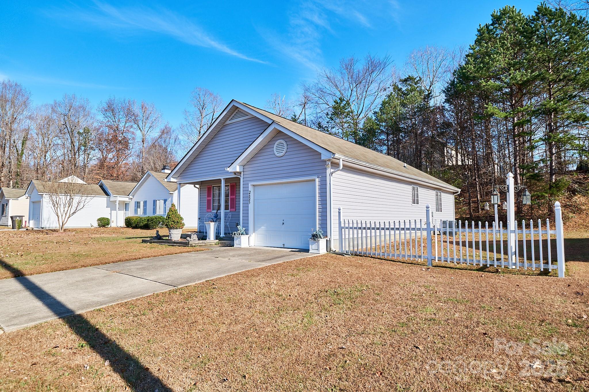 2625 Stratford Lake Road