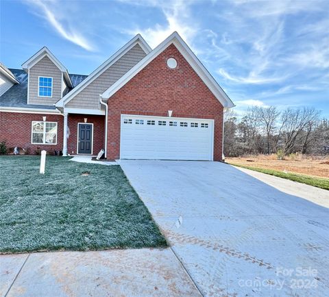 Townhouse in Hickory NC 1988 Talbot Lane 8.jpg