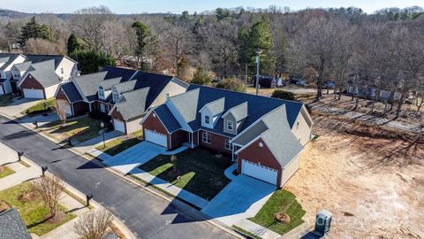 Townhouse in Hickory NC 1988 Talbot Lane 40.jpg