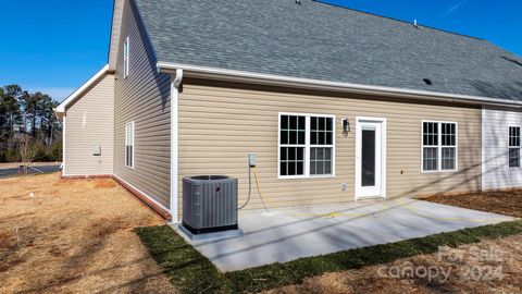 Townhouse in Hickory NC 1988 Talbot Lane 37.jpg