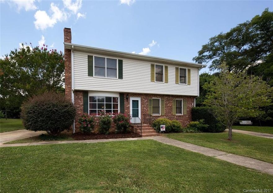 Lovely, well-maintained 2-story town home, fireplace, nice sunroom (not included in HSF), fenced patio, updates include a new roof & fresh interior paint, 5 minutes walking distance to Piedmont Medical Center close to elementary school, Winthrop, restaurants, shopping and I-77 for commuters. Home Warranty on this home.