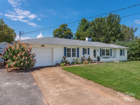 868 Mulberry Street Clyde NC 28721