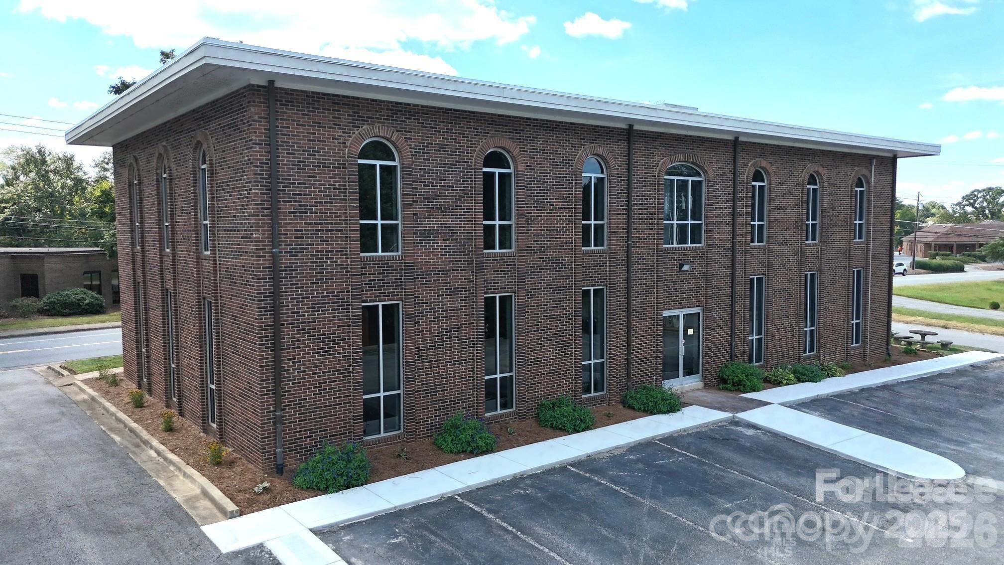 375 10th Avenue Drive NE First Floor