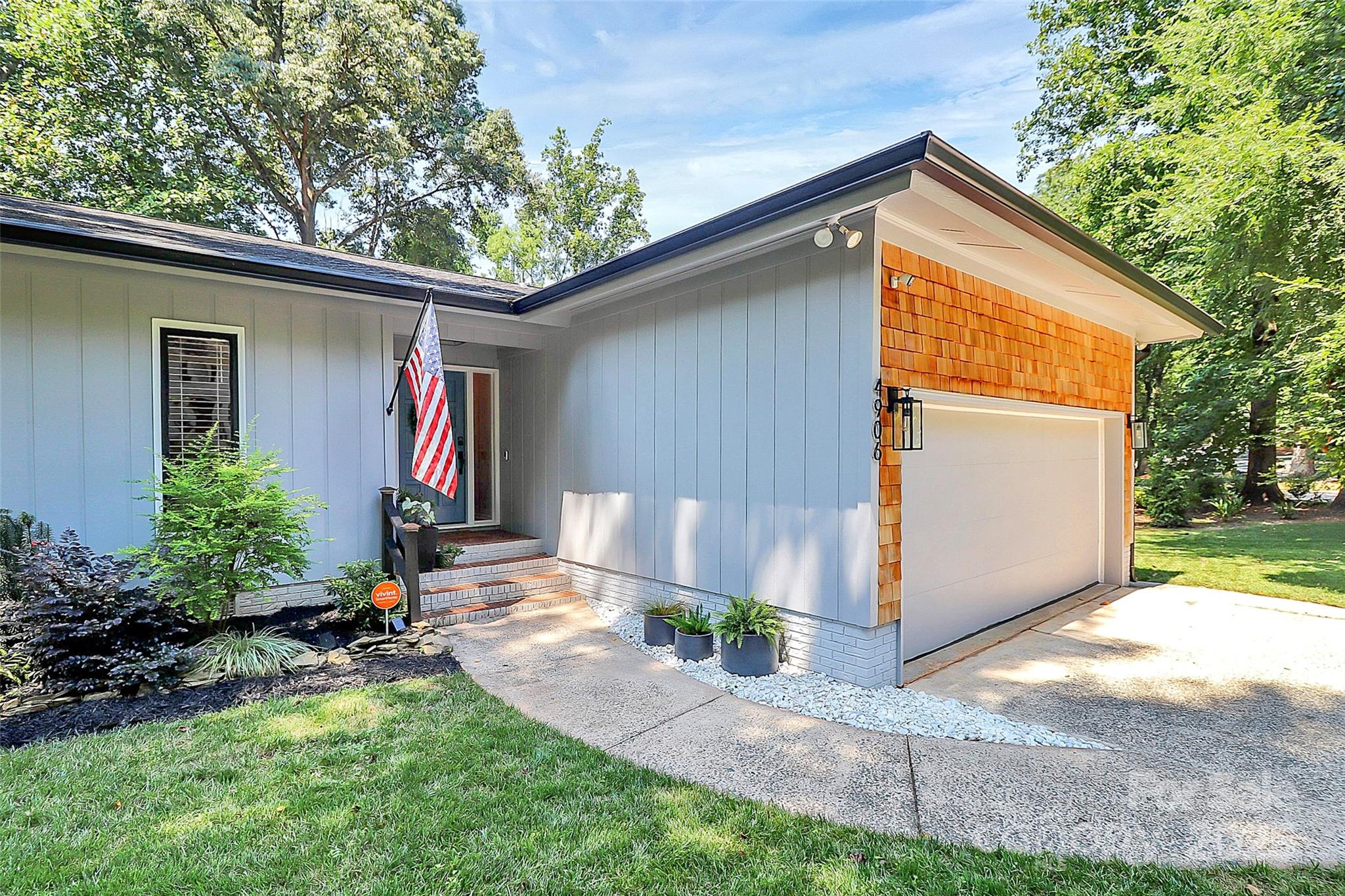 4906 Crooked Oak Lane