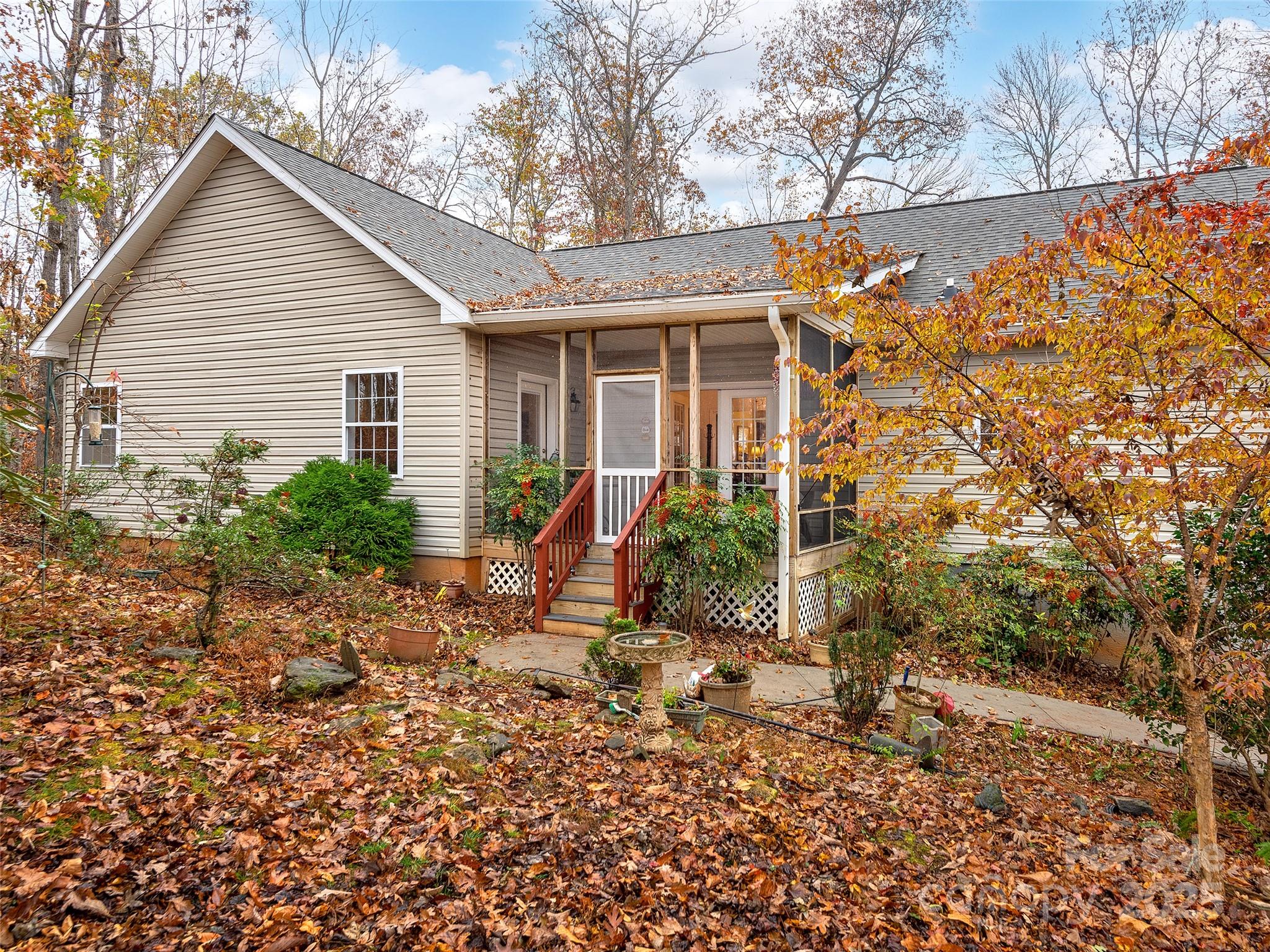 345 Ravenwood Lane