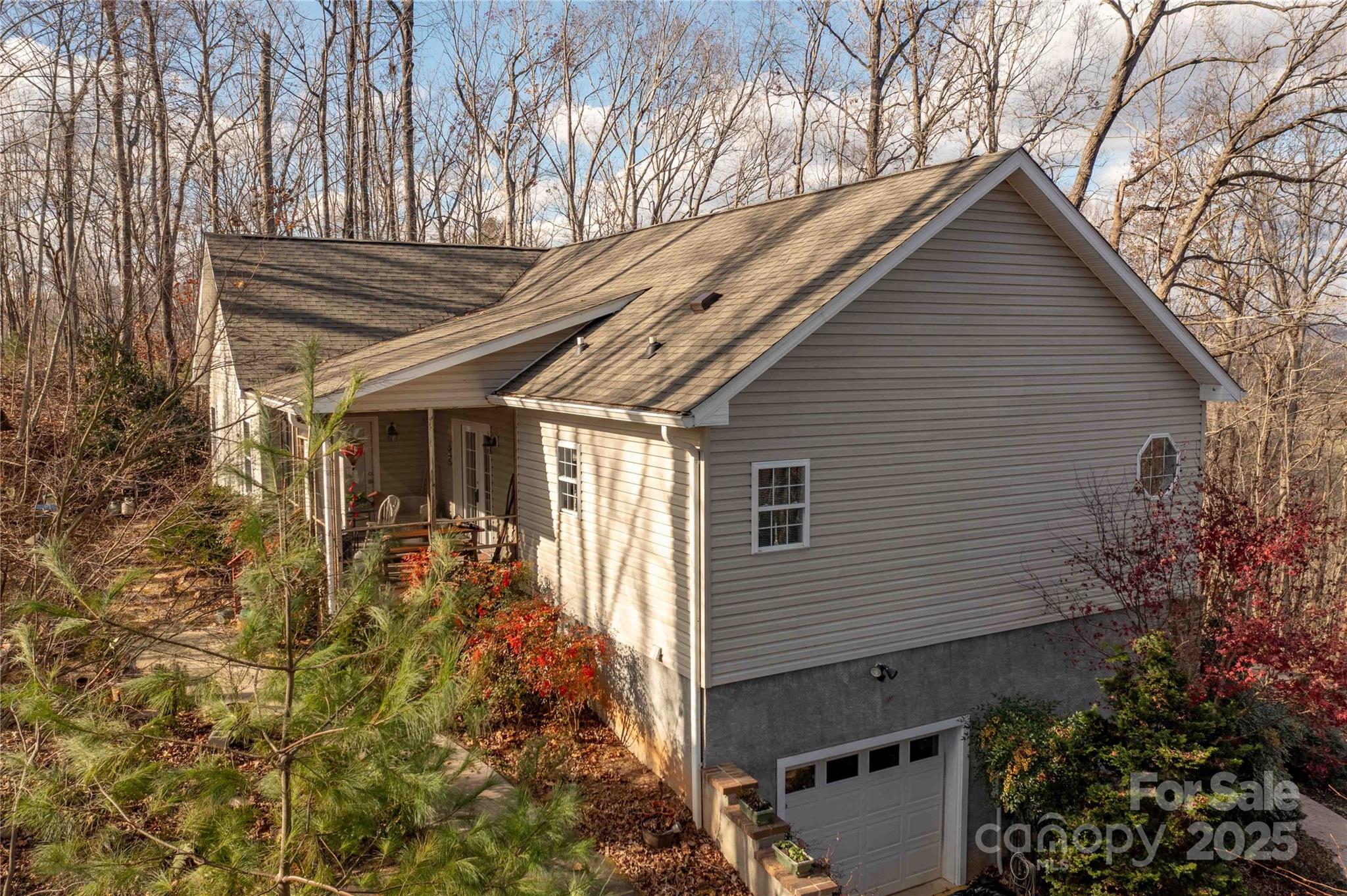 345 Ravenwood Lane