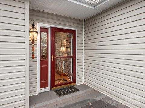 345 Ravenwood Lane Horse Shoe NC 28742