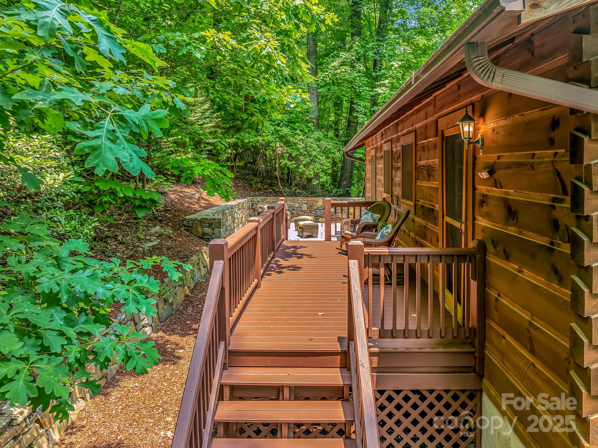 1501 Tanglewood Lane