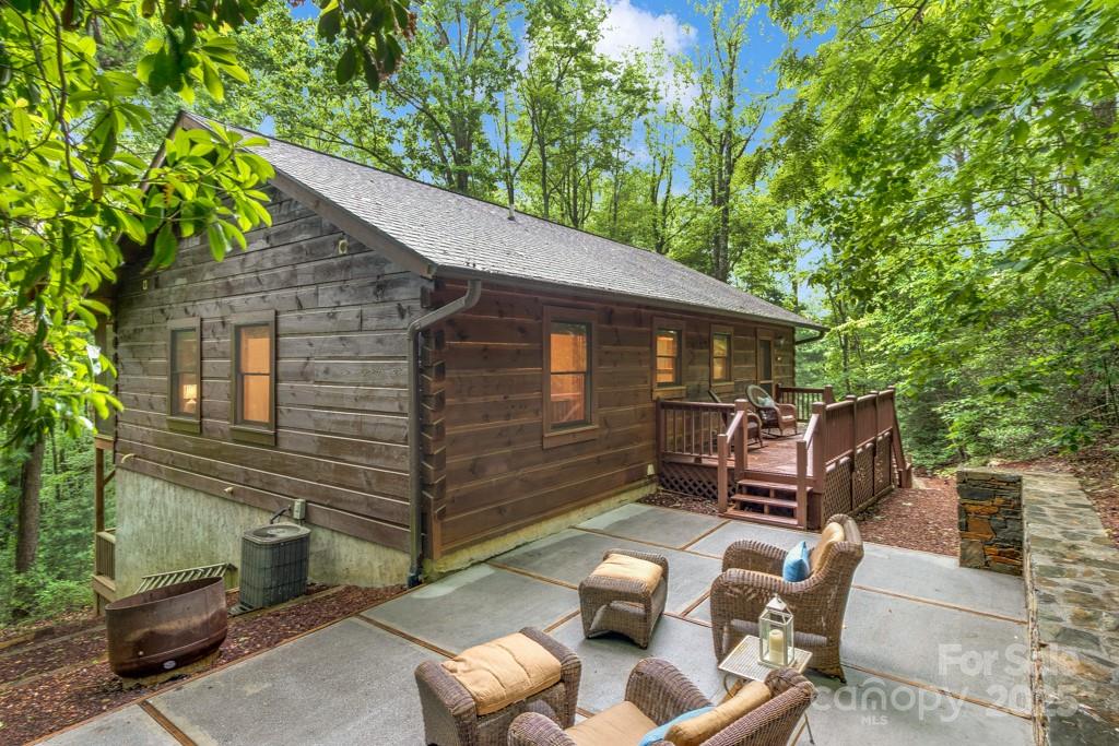 1501 Tanglewood Lane