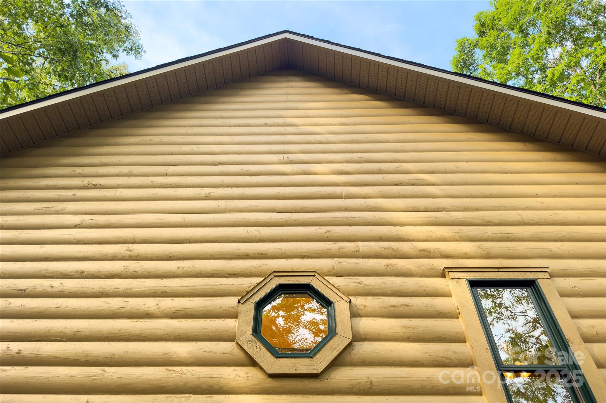 240 Ravenswood Road