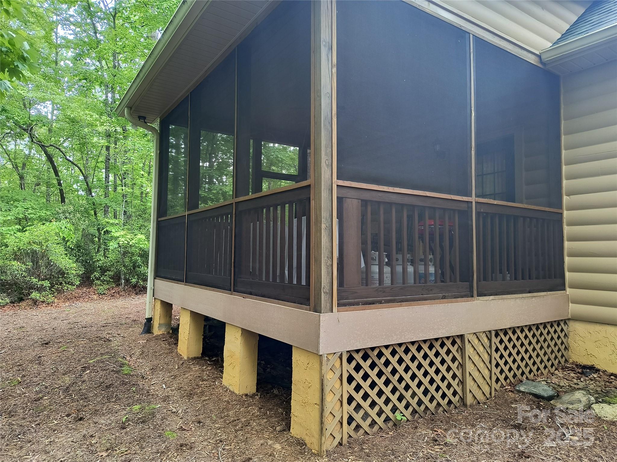 240 Ravenswood Road