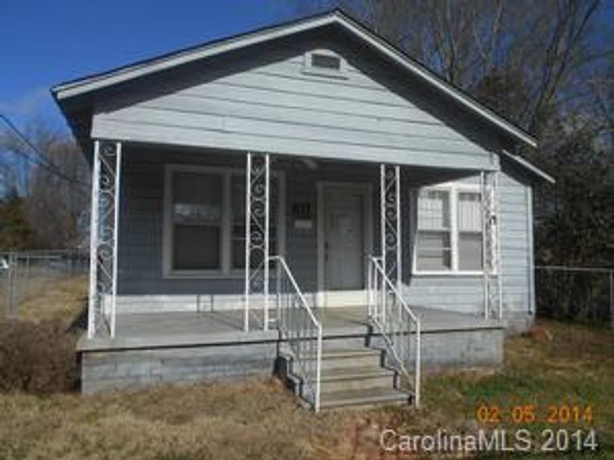 3 BR 1 Bath in a great location only minutes to I77 and uptown Charlotte.  This is a Fannie Mae Property.