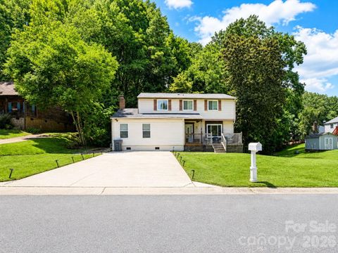 Photo of 7329 Hounslow Lane, Charlotte, NC 28213 (MLS # 4398474)