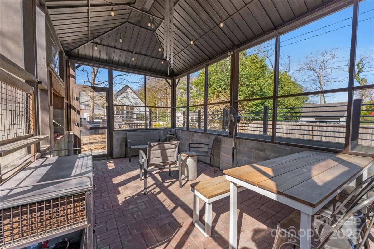 Royal Oaks - Residential