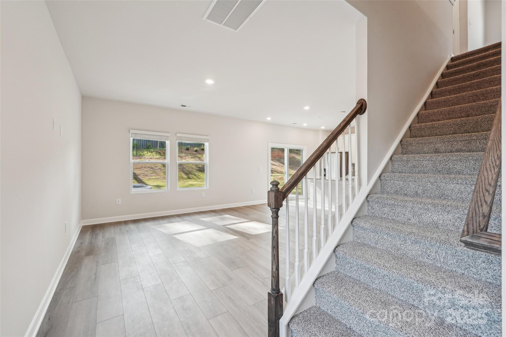 Seattle Crossing - Residential