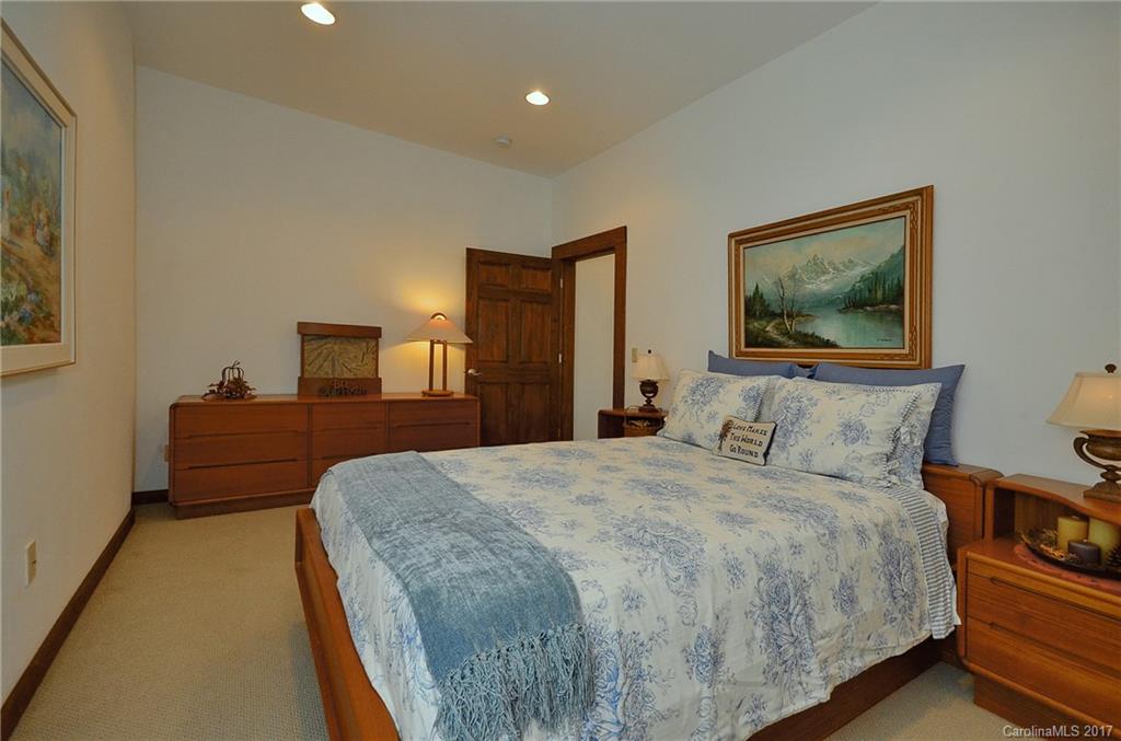 Crestview Pointe - Residential