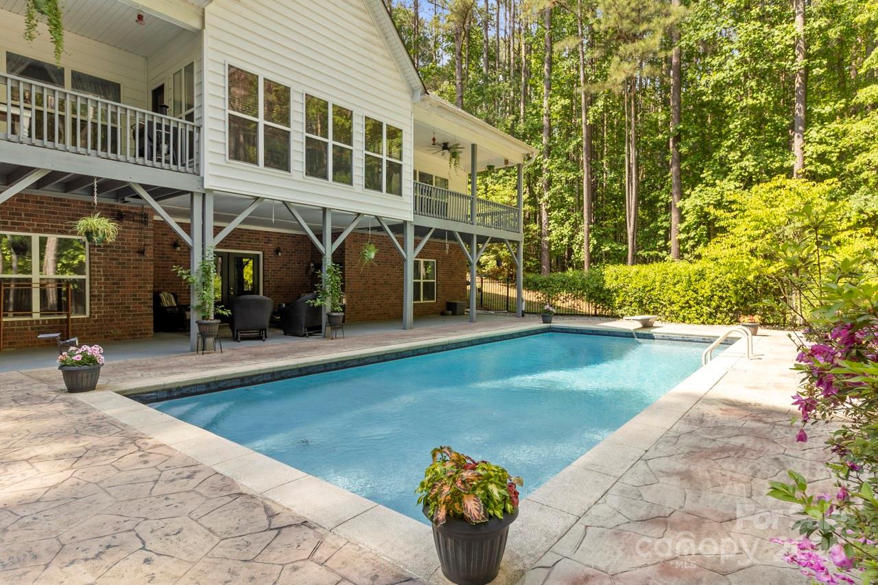 1956 Forest Ridge Drive