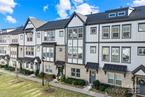 Photo of 920 Mary Max Drive, Davidson, NC 28036 (MLS # 4331442)