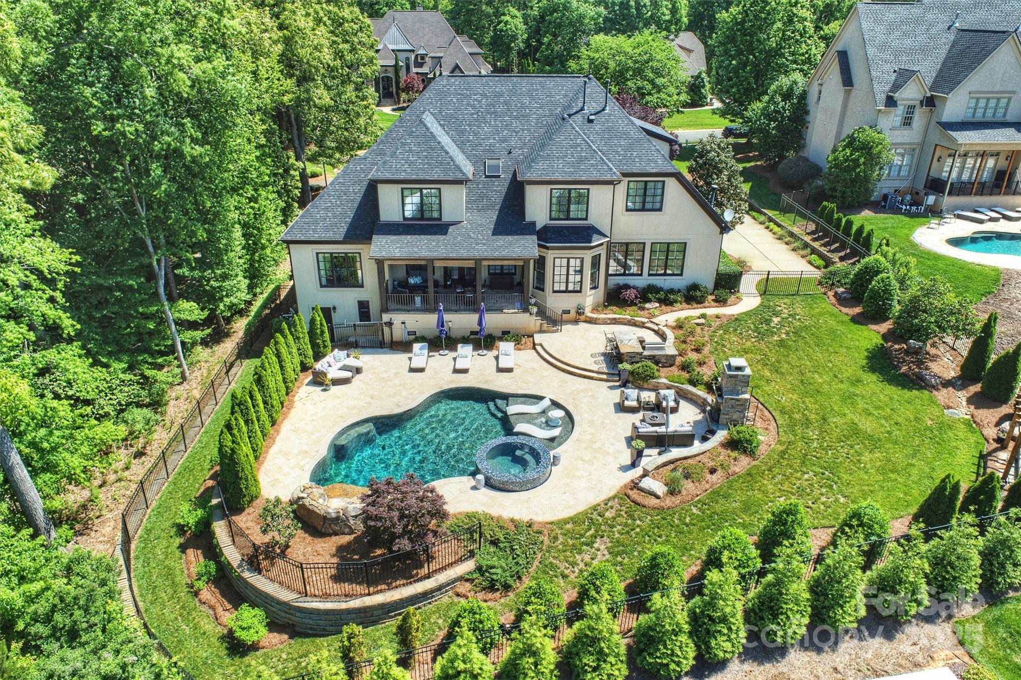 2004 Garden View Lane