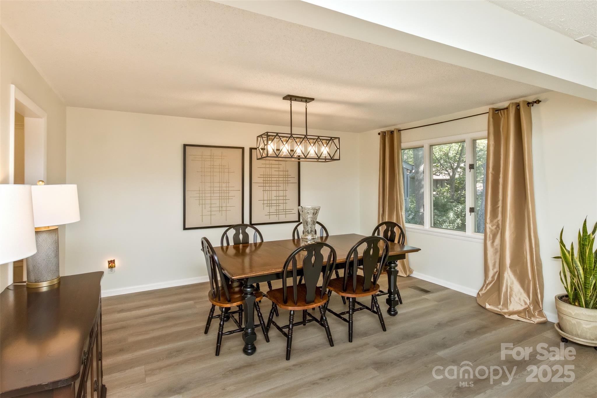 503 Crowfields Lane