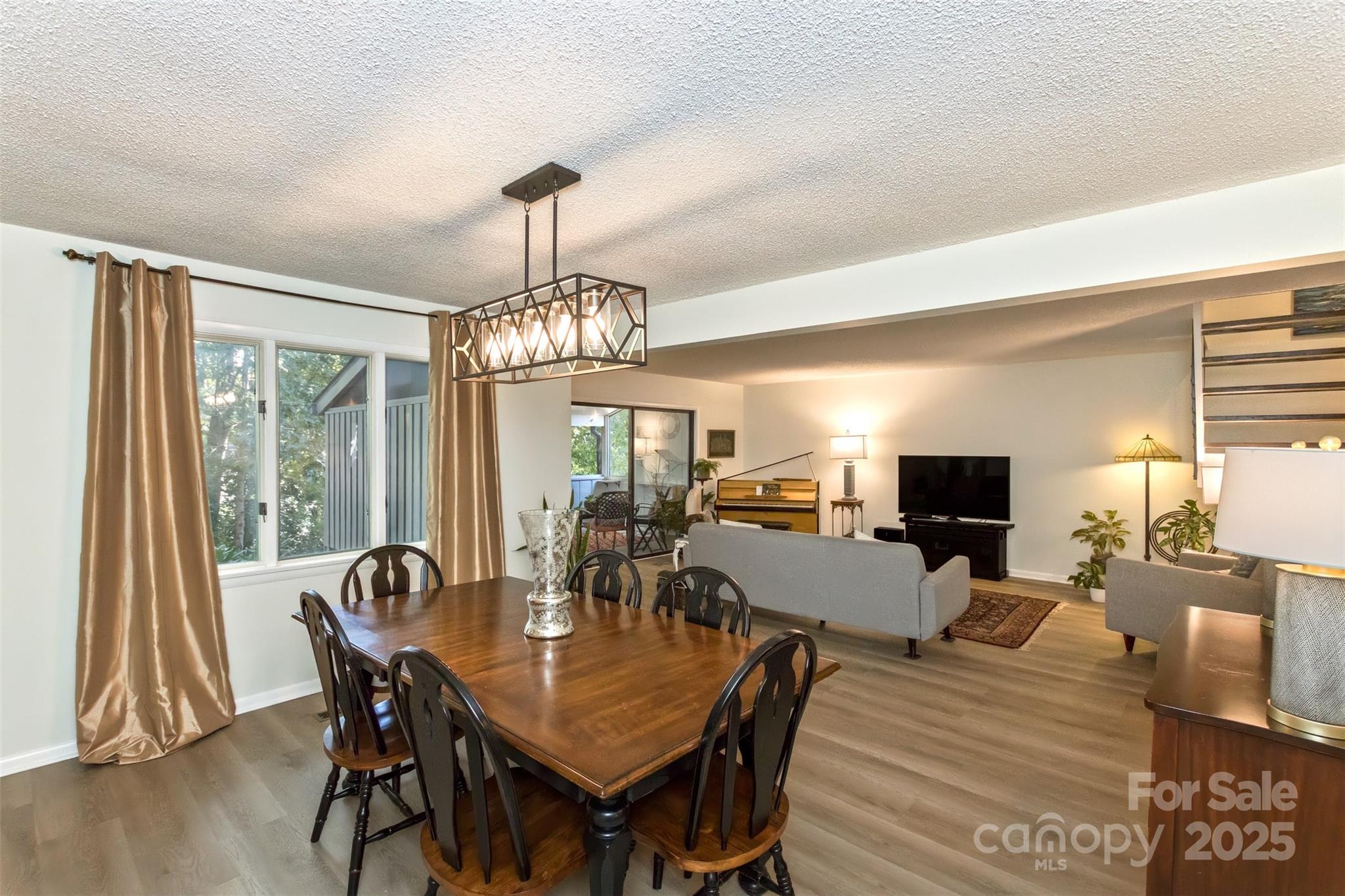 503 Crowfields Lane