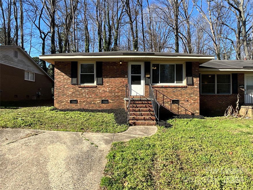 Welcome home to this charming two bedroom, 1 bathroom brick duplex located in a desirable are of Charlotte. This home boasts a desirable floorplan in a quiet area, with a back sunroom to enjoy all seasons of the year! Contact us today for a viewing. When applying to our properties, tenant agrees to accept the property in presented conditions as-is. If not viewed prior to accepting tenancy, tenant agrees to accept the conditions as-is.