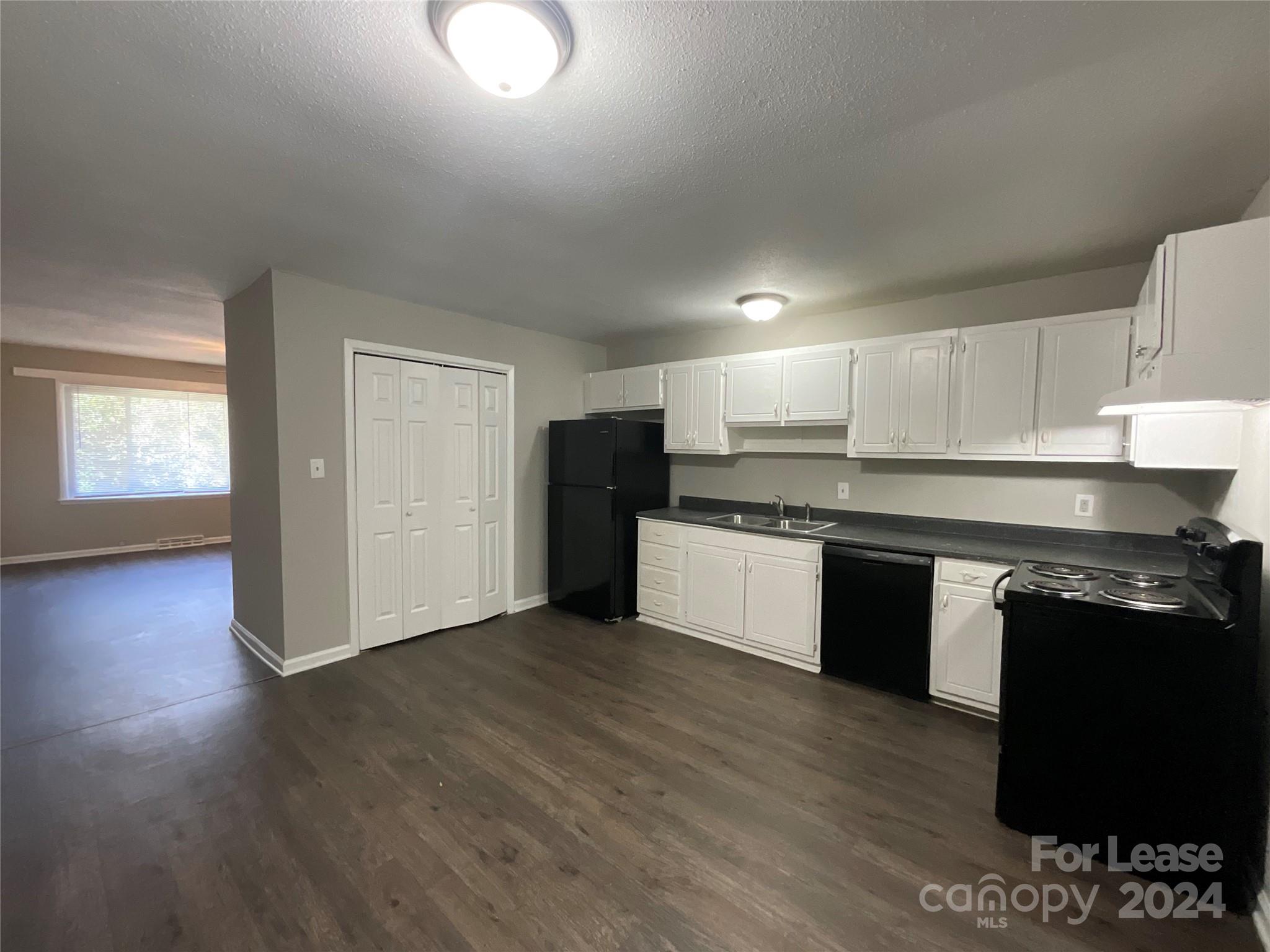 Park Plaza - Residential Lease