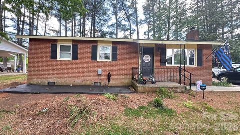 Photo of 325 Amber Court SW, Concord, NC 28025 (MLS # 4383616)