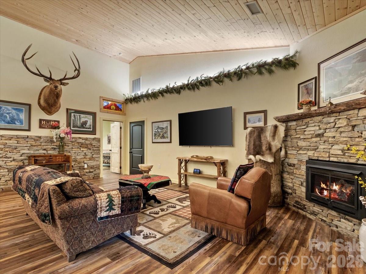 183 Mayfly Court