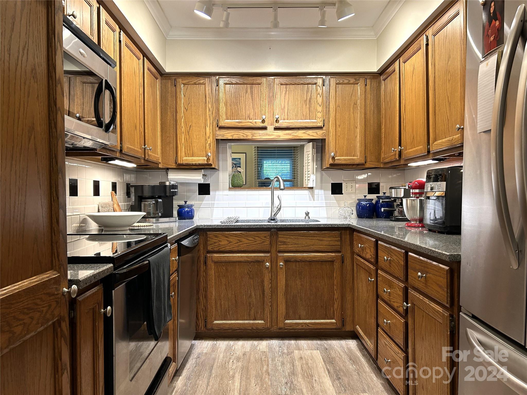 Colony Square - Residential