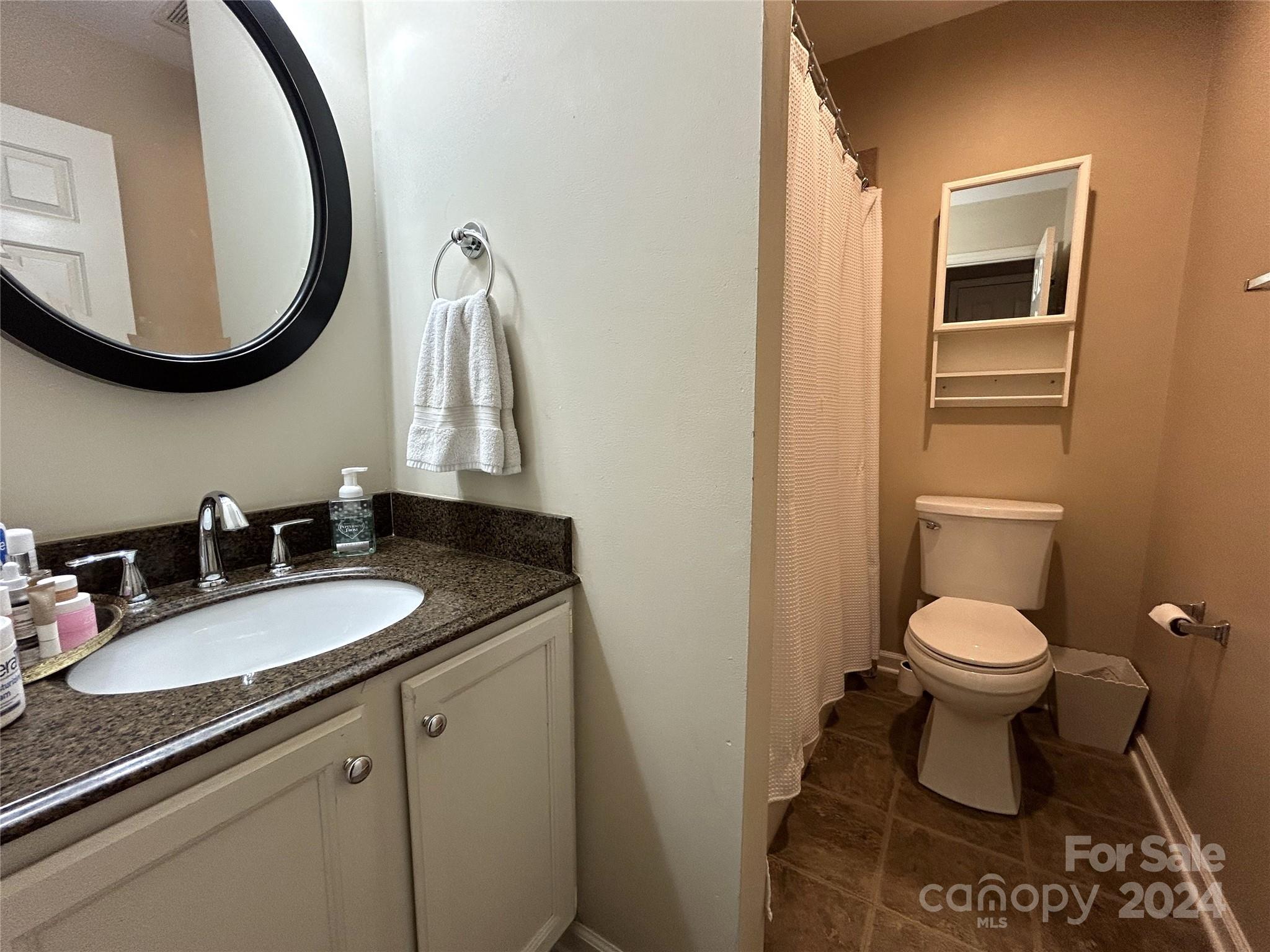 Colony Square - Residential